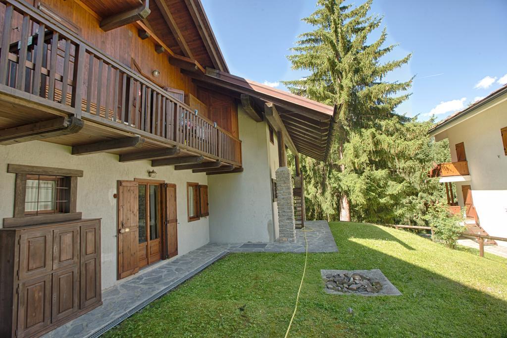 Altido Charming Apartments With Mountain Views And Green Backyard In Verrand Luaran gambar