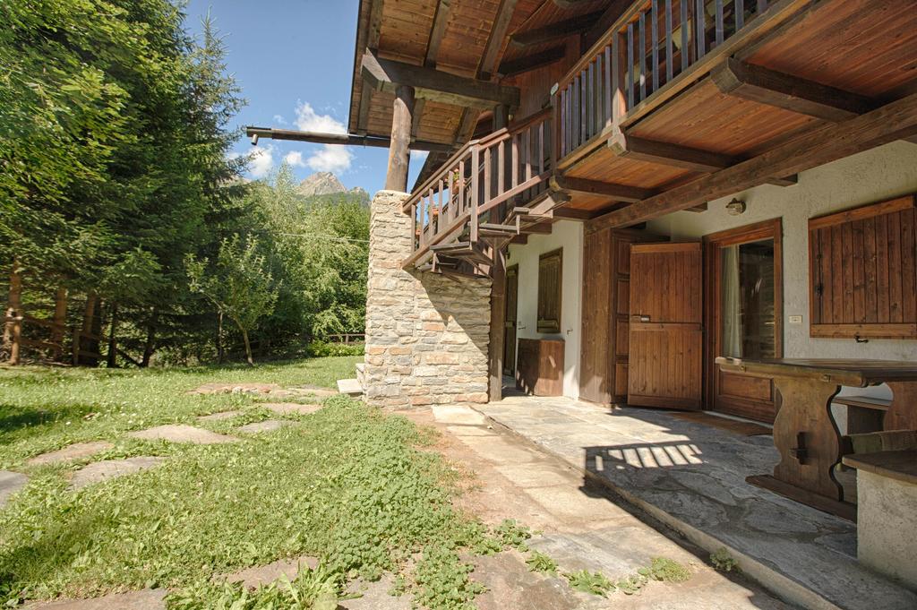 Altido Charming Apartments With Mountain Views And Green Backyard In Verrand Bilik gambar