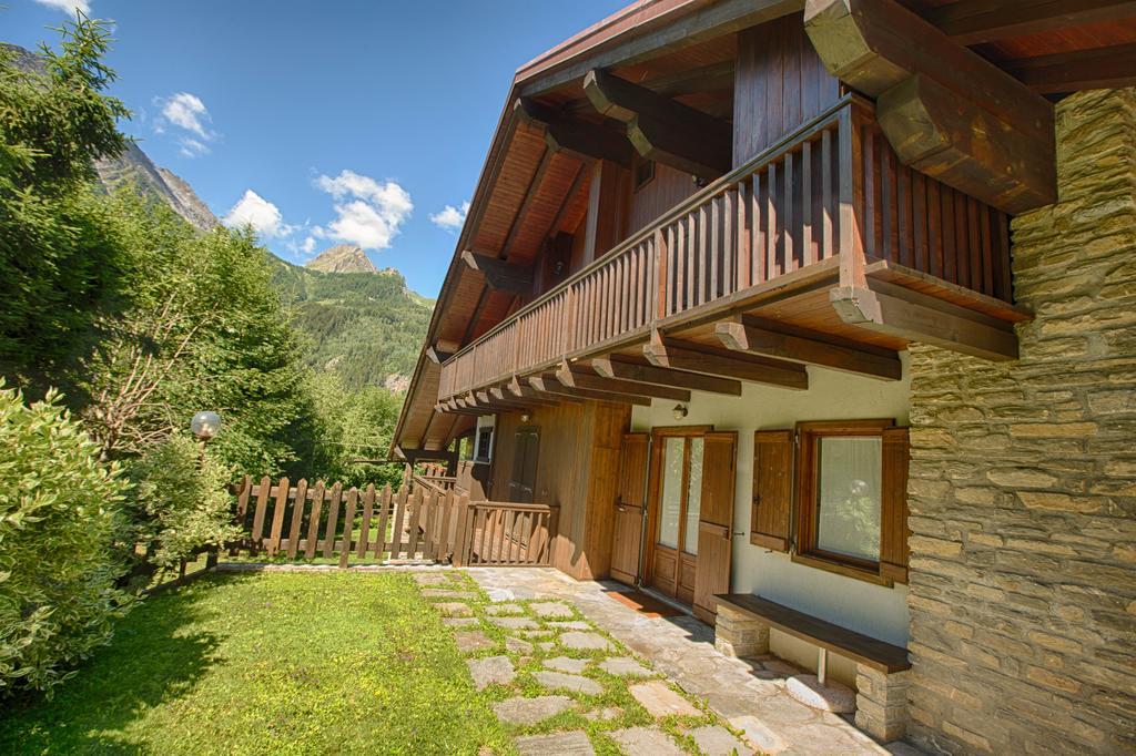 Altido Charming Apartments With Mountain Views And Green Backyard In Verrand Bilik gambar