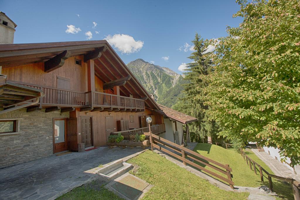 Altido Charming Apartments With Mountain Views And Green Backyard In Verrand Bilik gambar